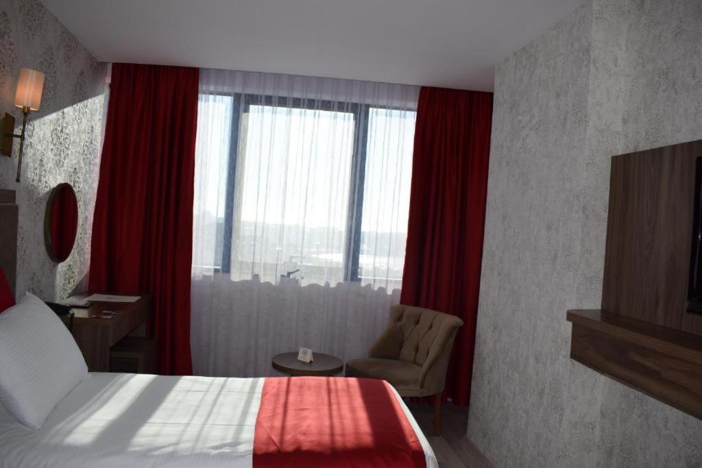 Готель Euro Plaza - Taksim Pera